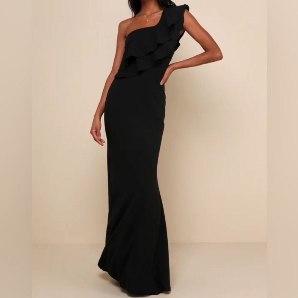 Lulu's Black One Shoulder Dress